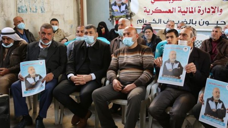 مؤتمر صحفي ووقفة اسنادية مع شيخ الأسرى فؤاد الشوبكى-1