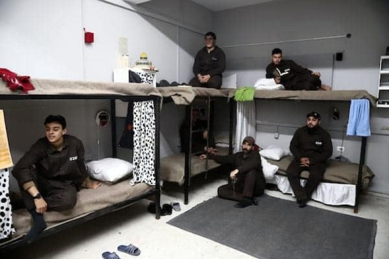 وزارة الأسرى تنظم العديد من الفعاليات التضامنية مع الأسرى بالتزامن مع ذكرى يوم الأسير الفلسطيني-4