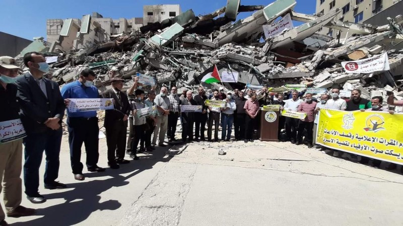 وزارة الأسرى تشارك في الوقفة الاحتجاجية على تدمير مقر إذاعة صوت الأسرى في برج الجلاء-1