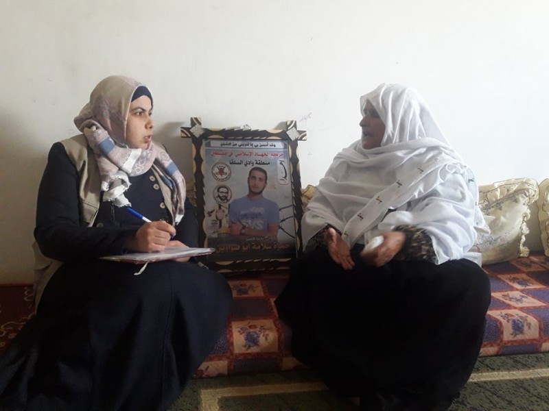 دائرة الرعاية والإرشاد في الوزارة تزور عدد من أهالي الأسرى-1