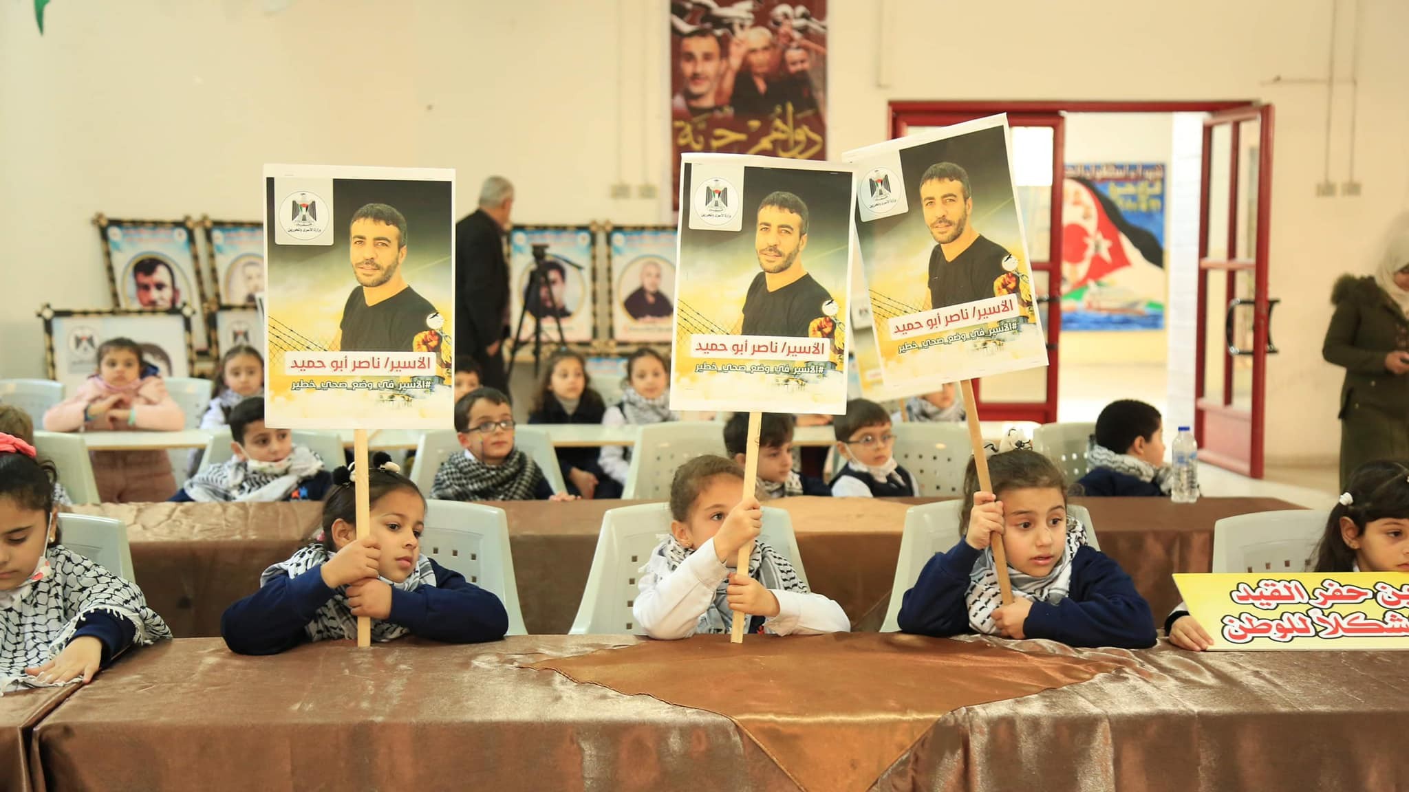 Ministry of Detainees greets a group of students from (Ya Hala ) school.